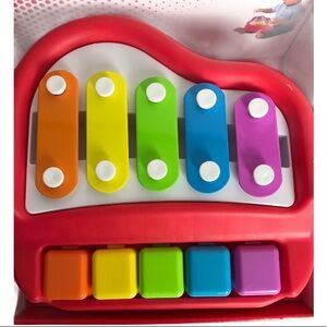 Play Right Piano & Xylophone